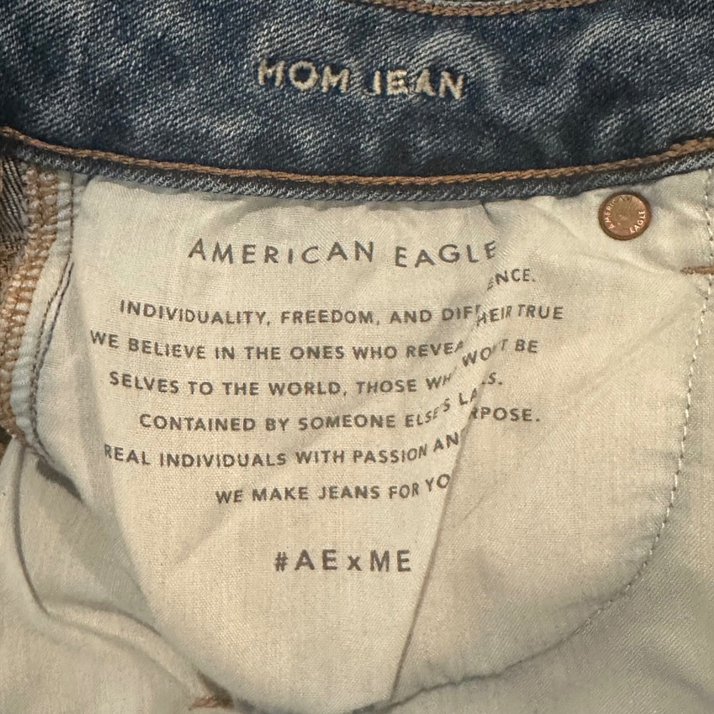 American Eagle Mom Jean Womens 4 Regular Medium Wash High Rise Stretch Denim - Picture 3 of 10